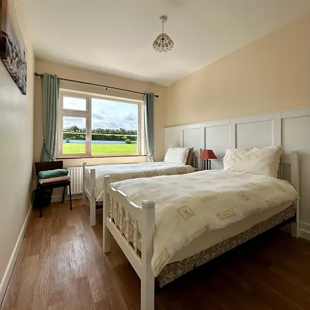 Breenville Nyaraló *